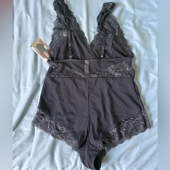 NWT Adrienne Vittadini Sexy Lace Bodysuit - Picture 5 of 5